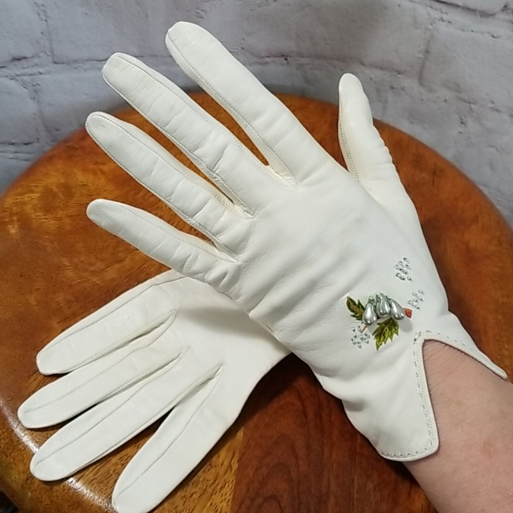 Roger Fare Vintage Cream Leather Driving Gloves